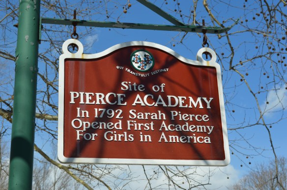 Connecticut tercentennial sign on North Street.